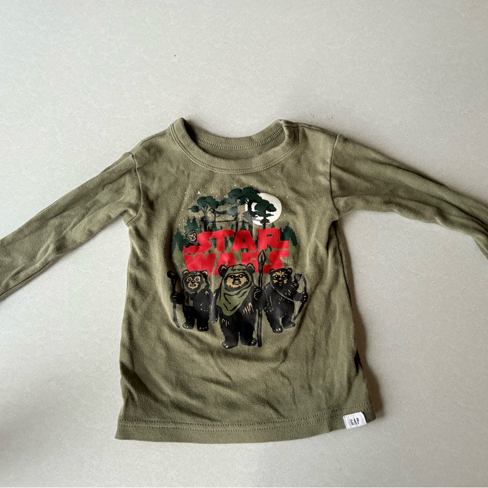 • GAP Kids Star Wars Ewok Graphic Long Sleeve T-Shirt Olive Green